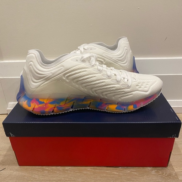 Reebok Shoes size 8.5 *brand new* - Picture 3 of 5